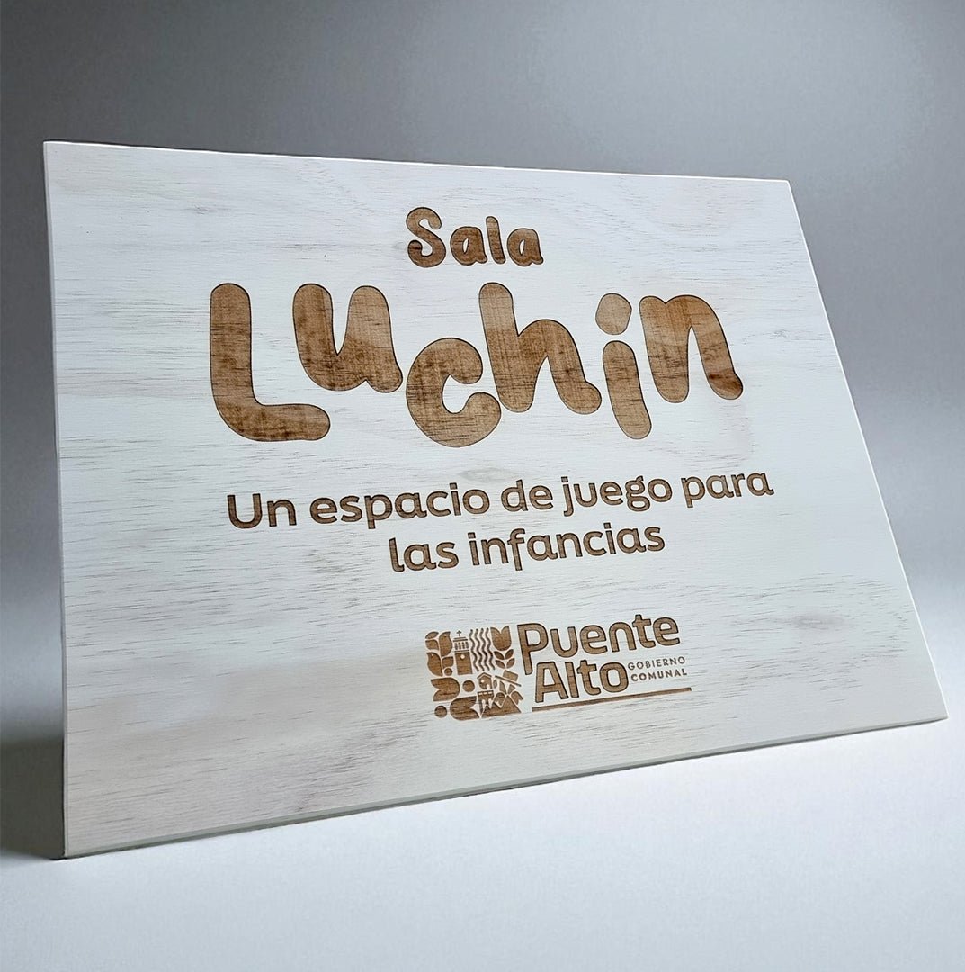 Trabajo en madera letrero grabado laser para municipalidad